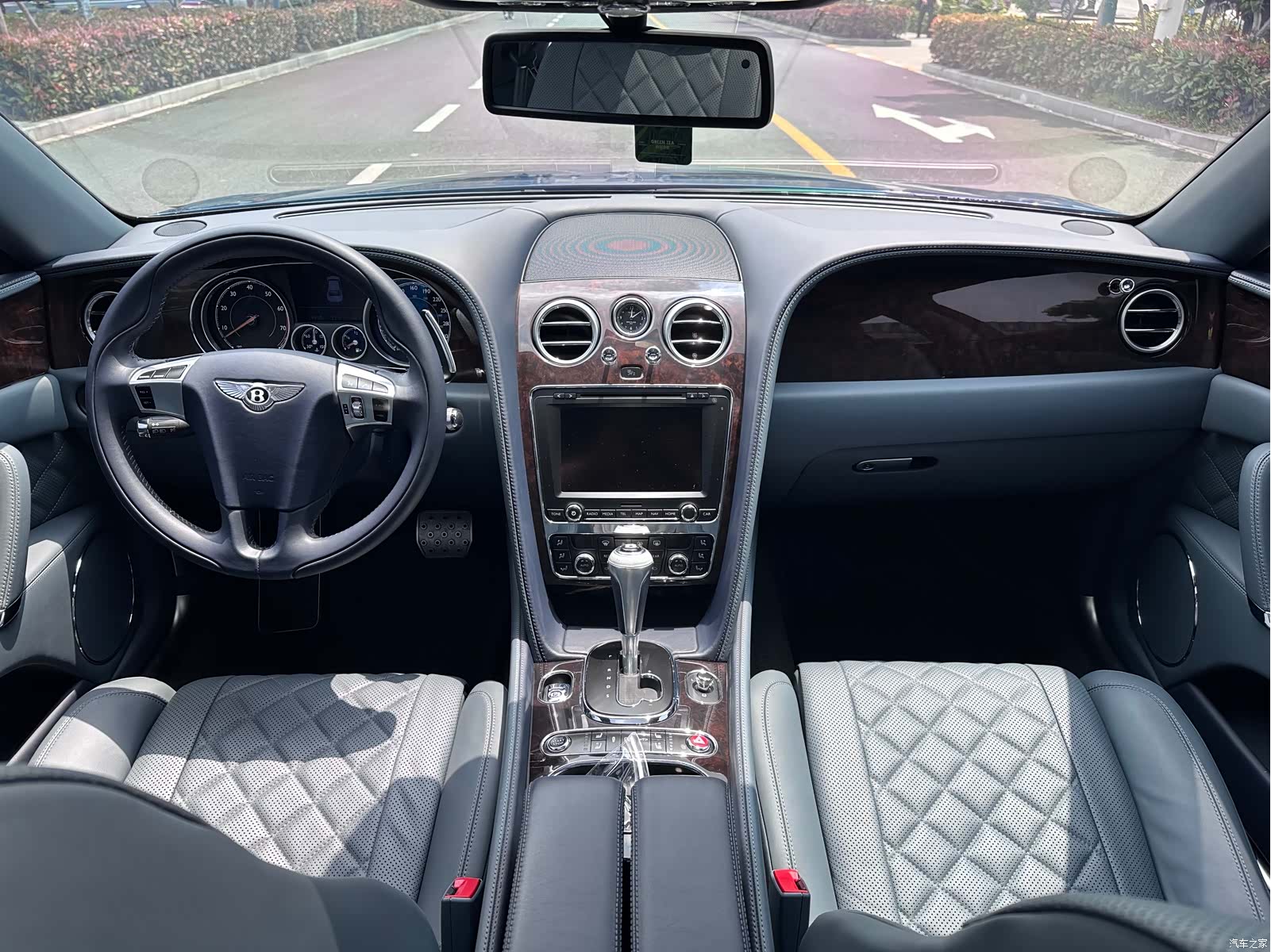 Bentley Flying Spur, 2018 22