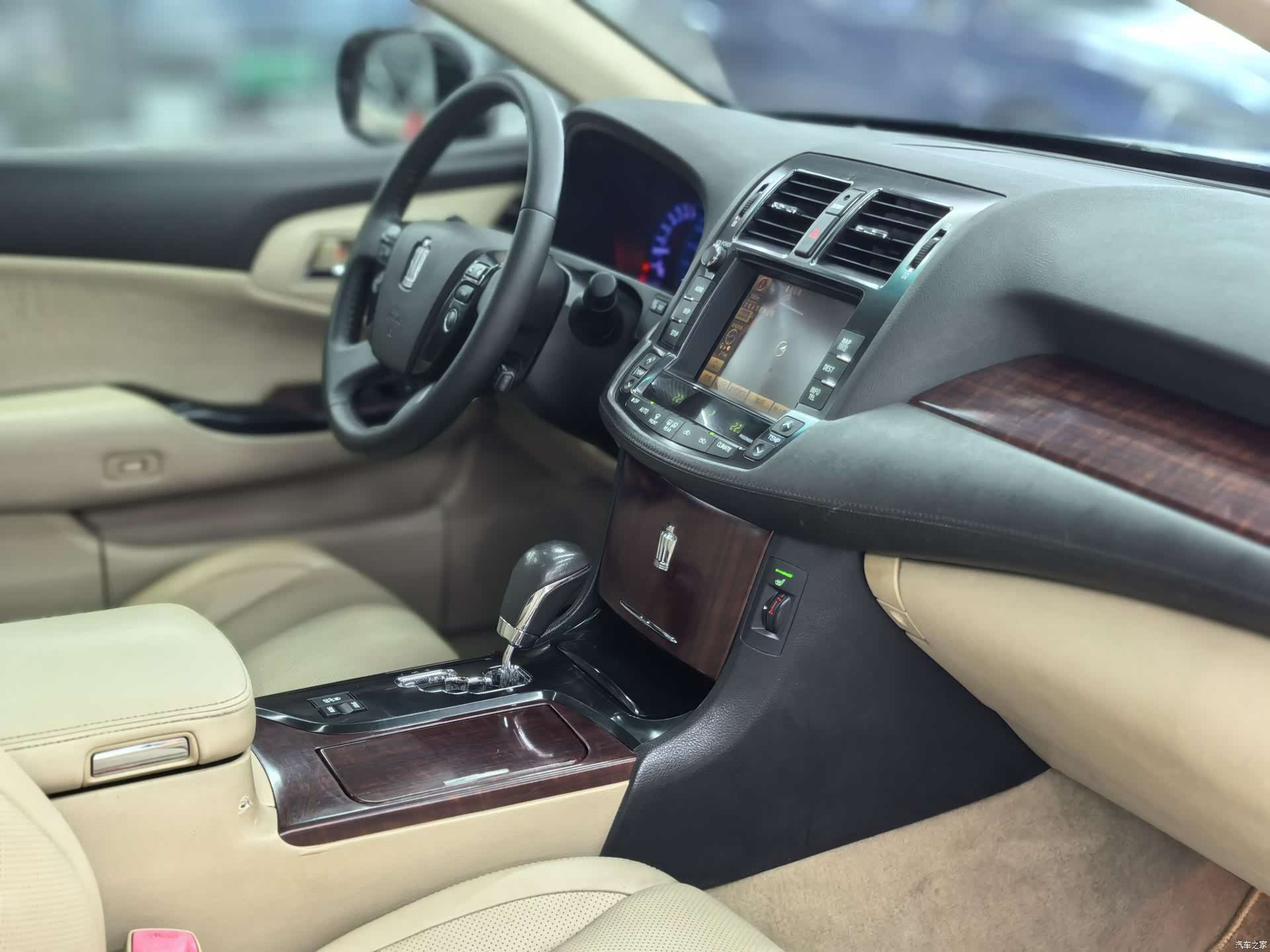 Toyota Crown, 2011 18