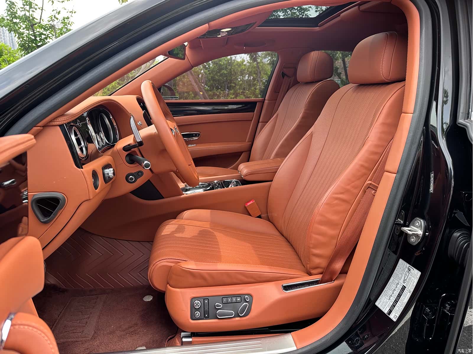 Bentley Flying Spur, 2019 14