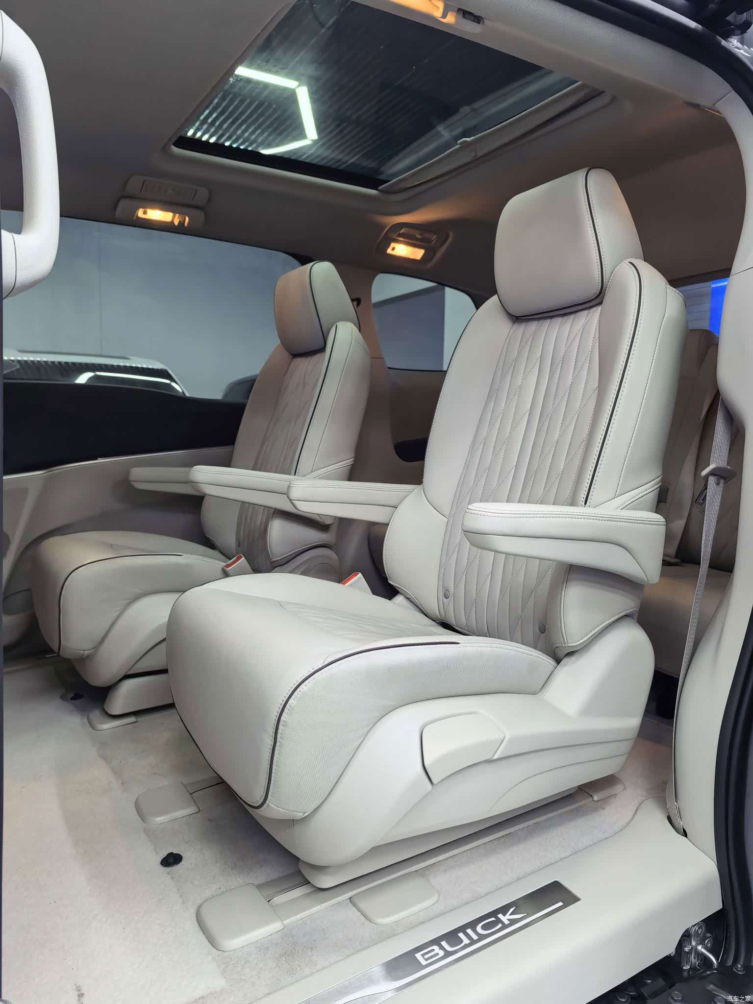Buick GL8, 2022 все фото
