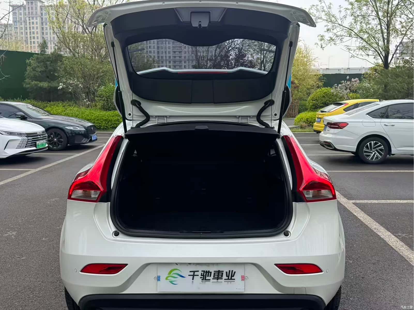 Volvo V40, 2015 13