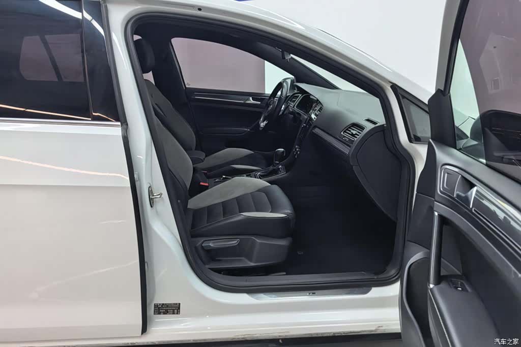 Volkswagen Golf, 2020 8