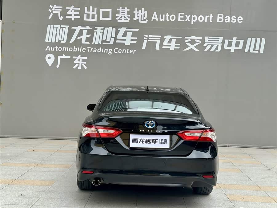 Toyota Camry 2023, фото 4