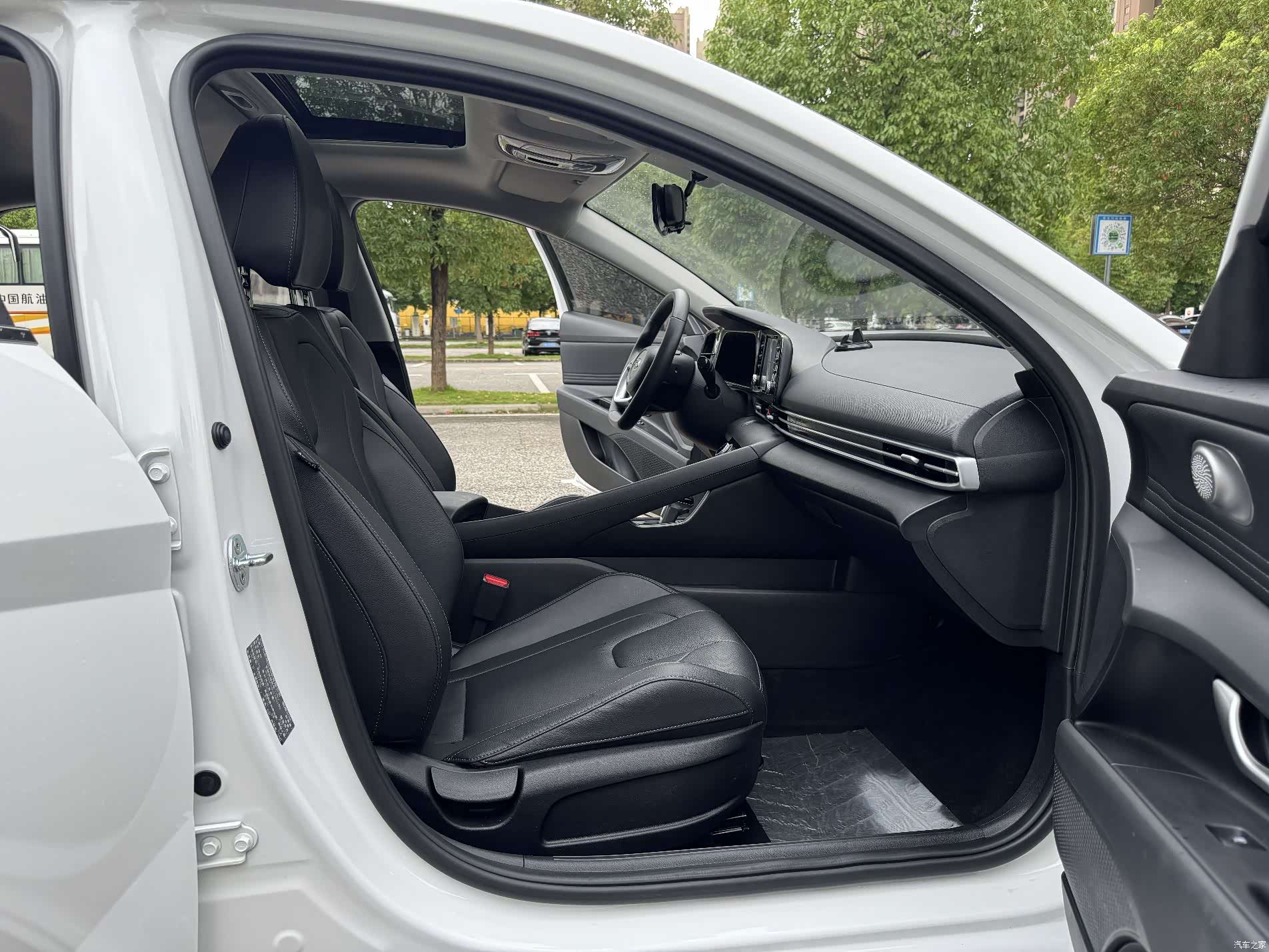 Hyundai Elantra, 2022 9