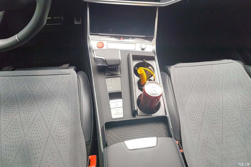 Audi A6L, 2025 16