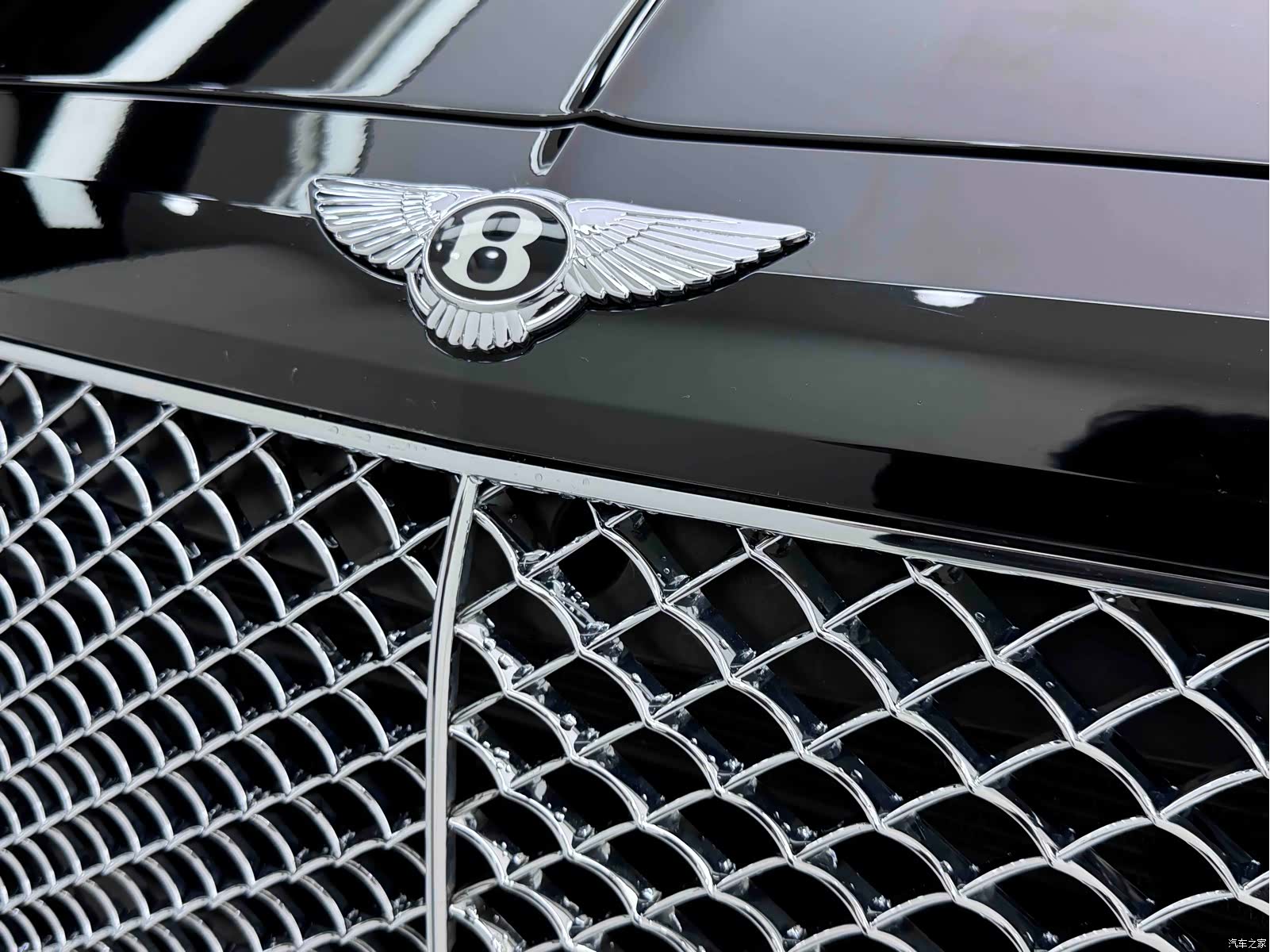 Bentley Bentayga, 2017 14