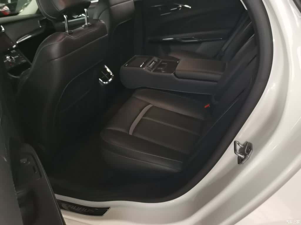 Ford Taurus, 2018 17