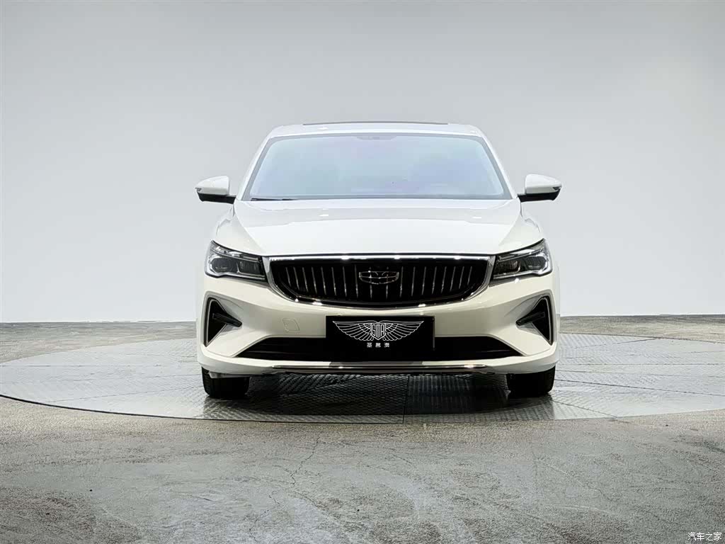 Geely Emgrand, 2022 16