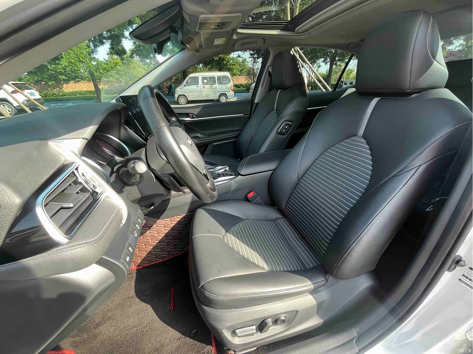 Toyota Camry, 2023 11