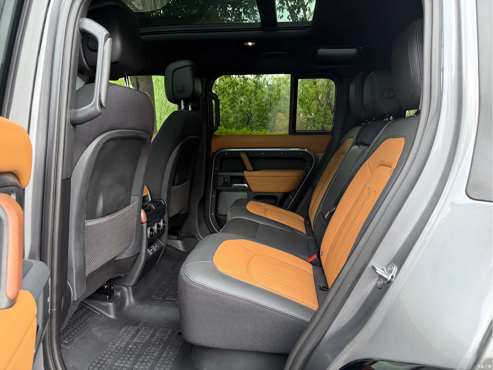 Land Rover Defender, 2023 8