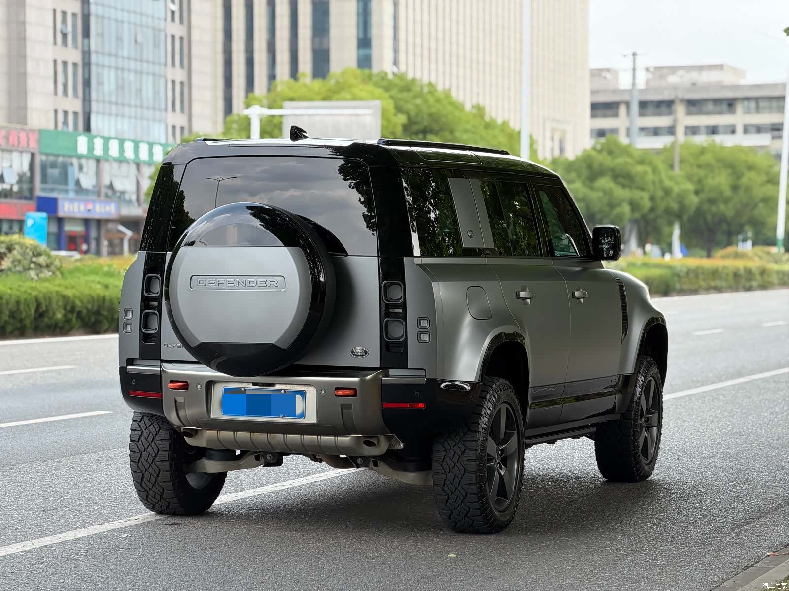 Land Rover Defender, 2023 6