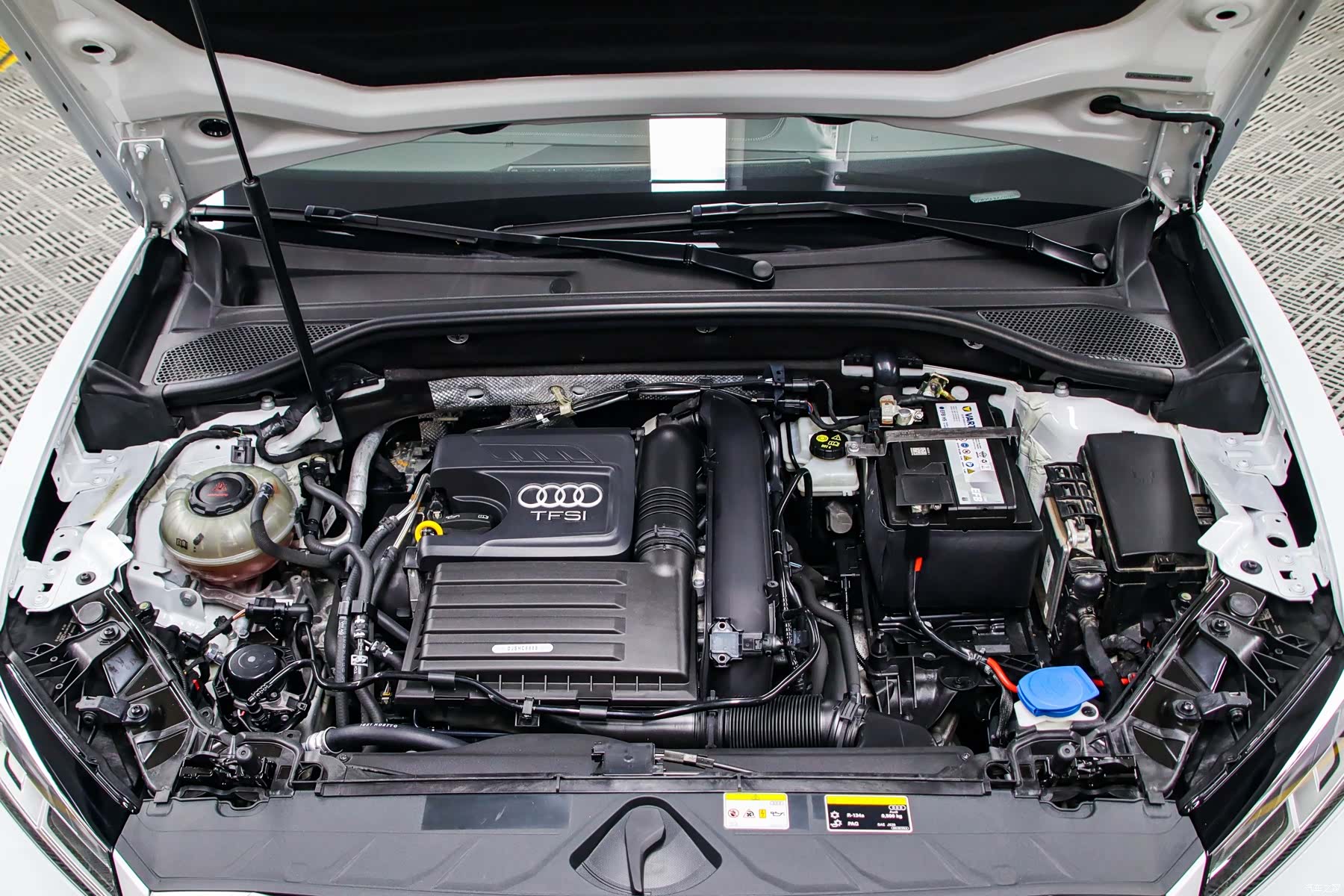 Audi Q2L, 2022 20