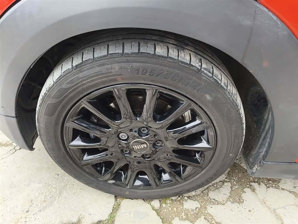 Mini ONE, 2019 23