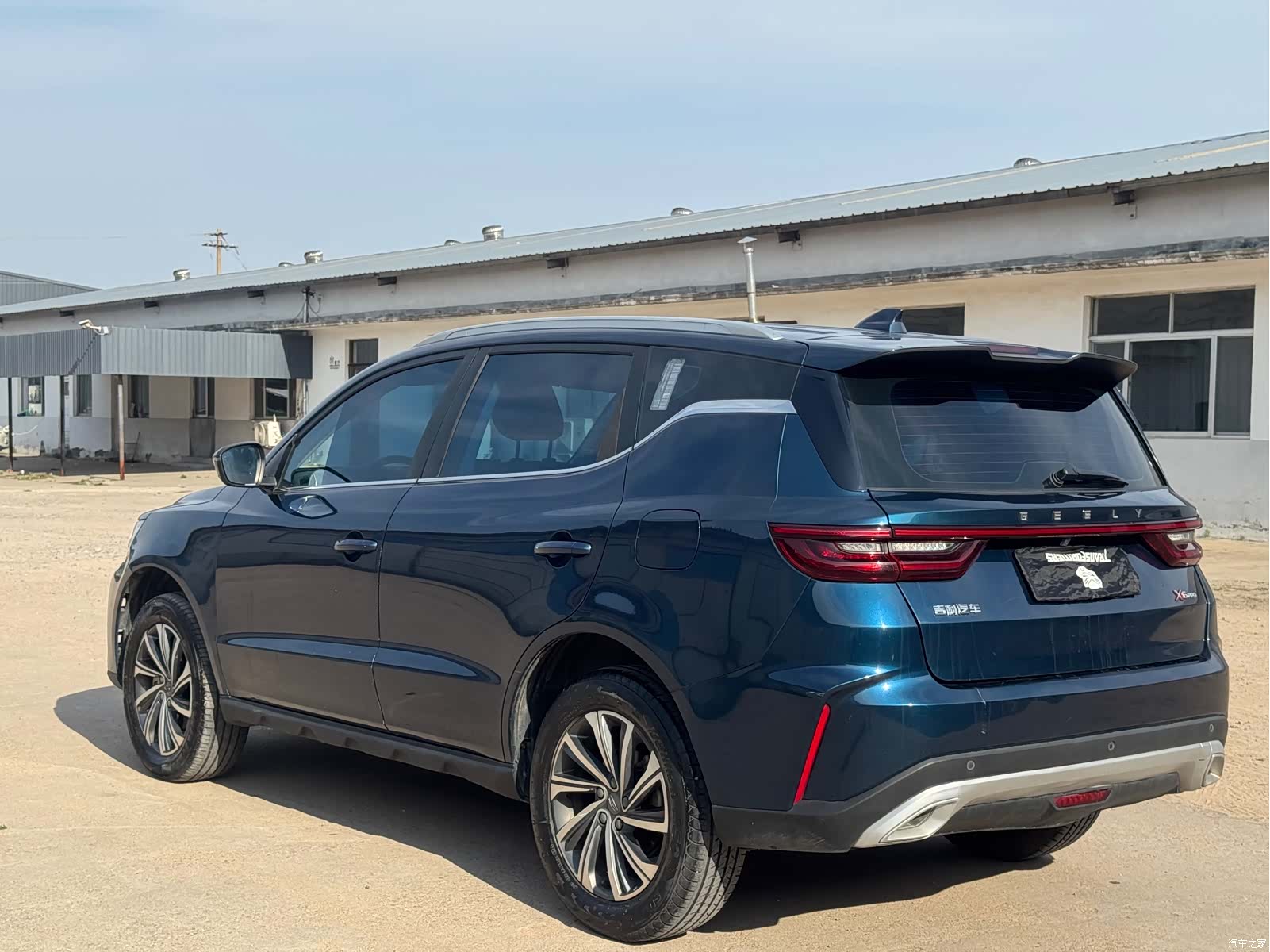 Geely X6, 2022 7