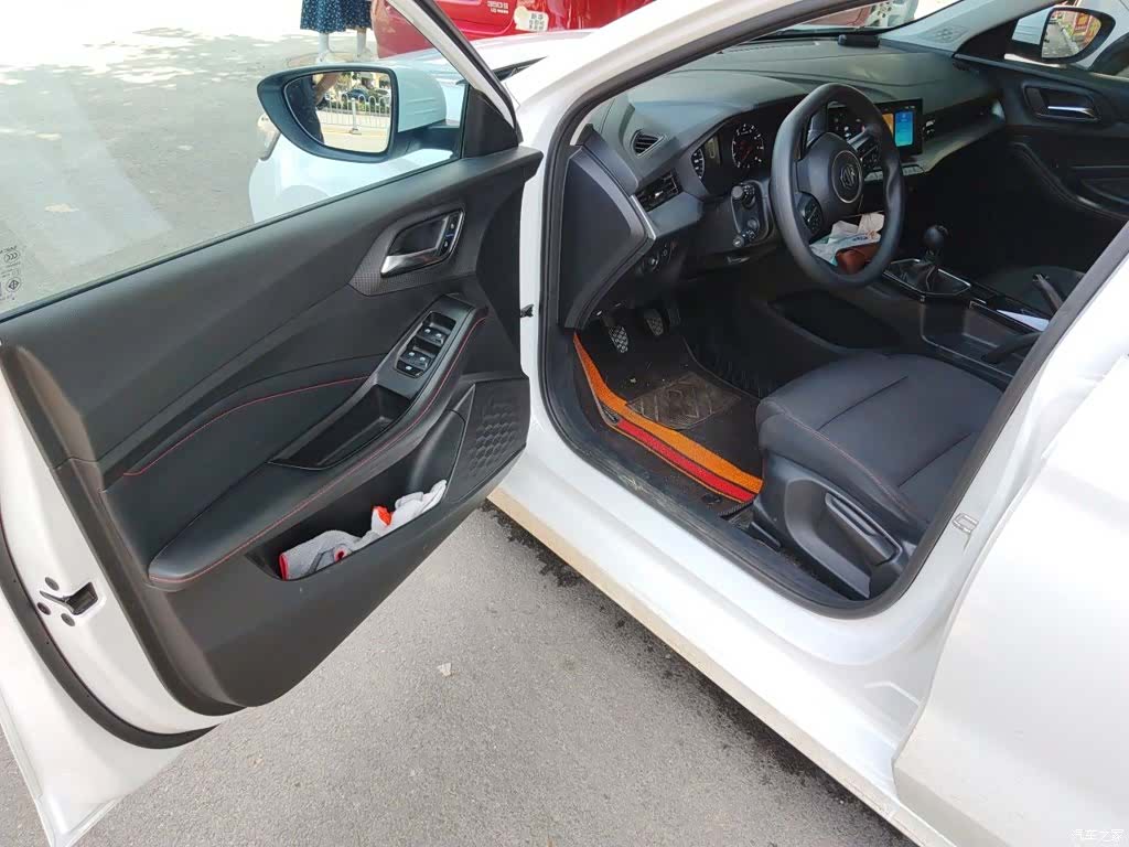 MG MG5, 2023 12