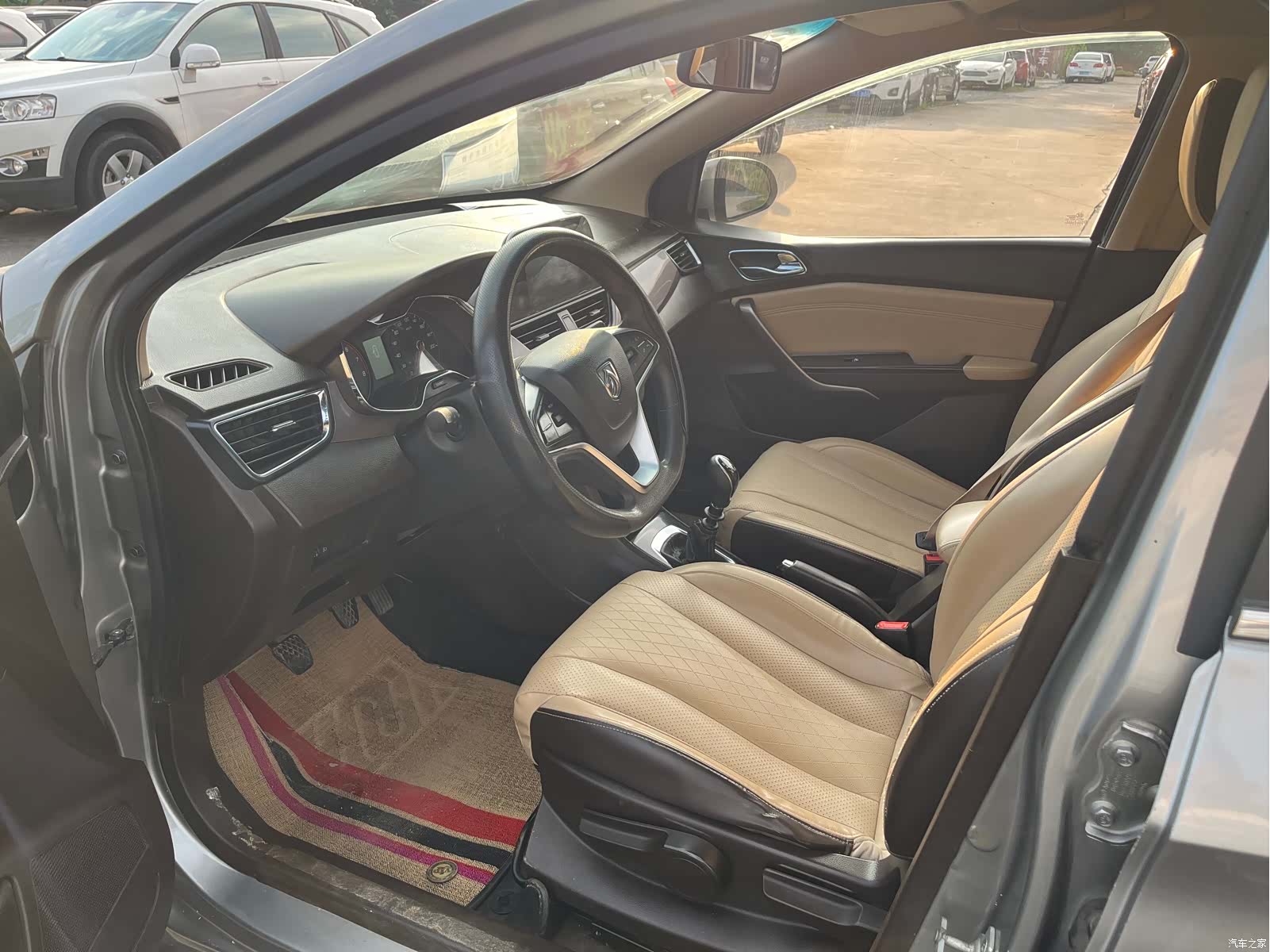 Wuling 310W, 2017 11