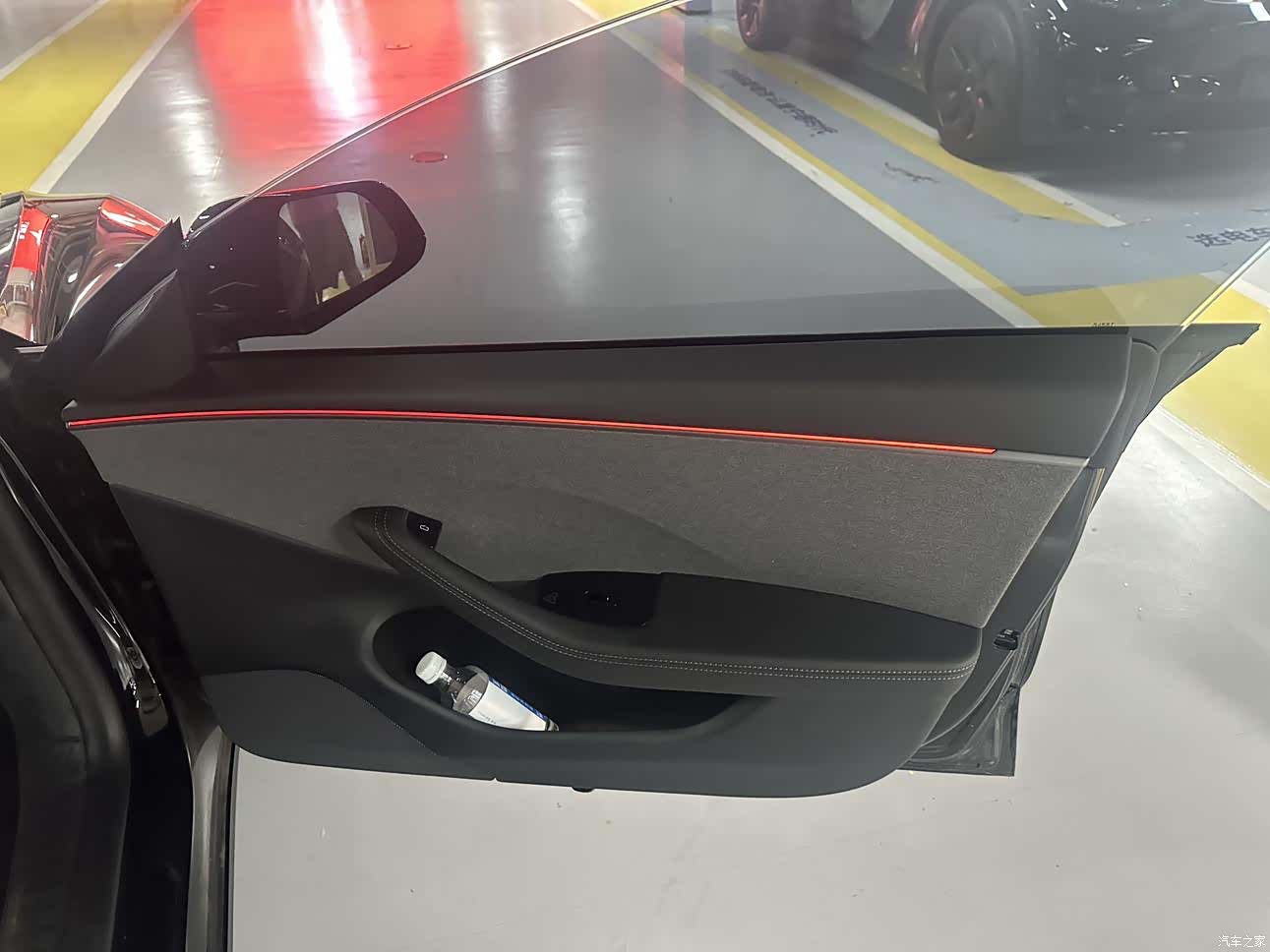 Tesla Model 3, 2025 8
