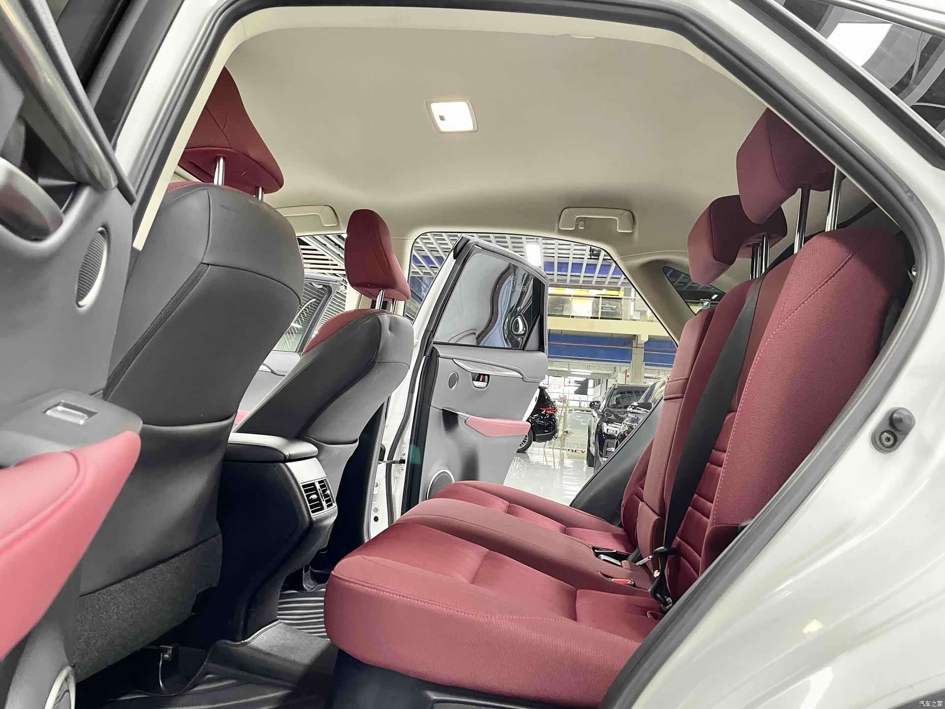 Lexus NX, 2020 7