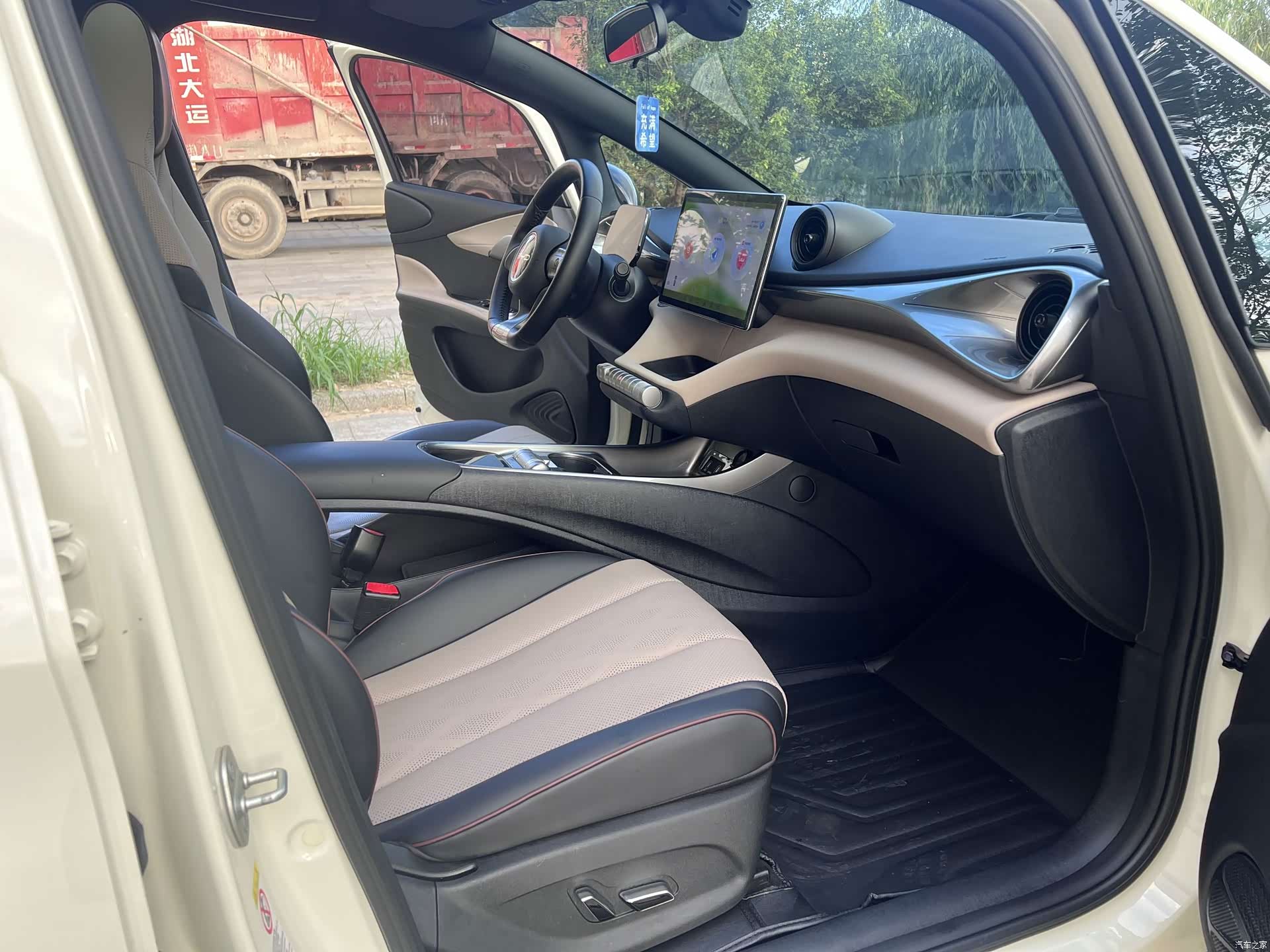 BYD Dolphin, 2023 4