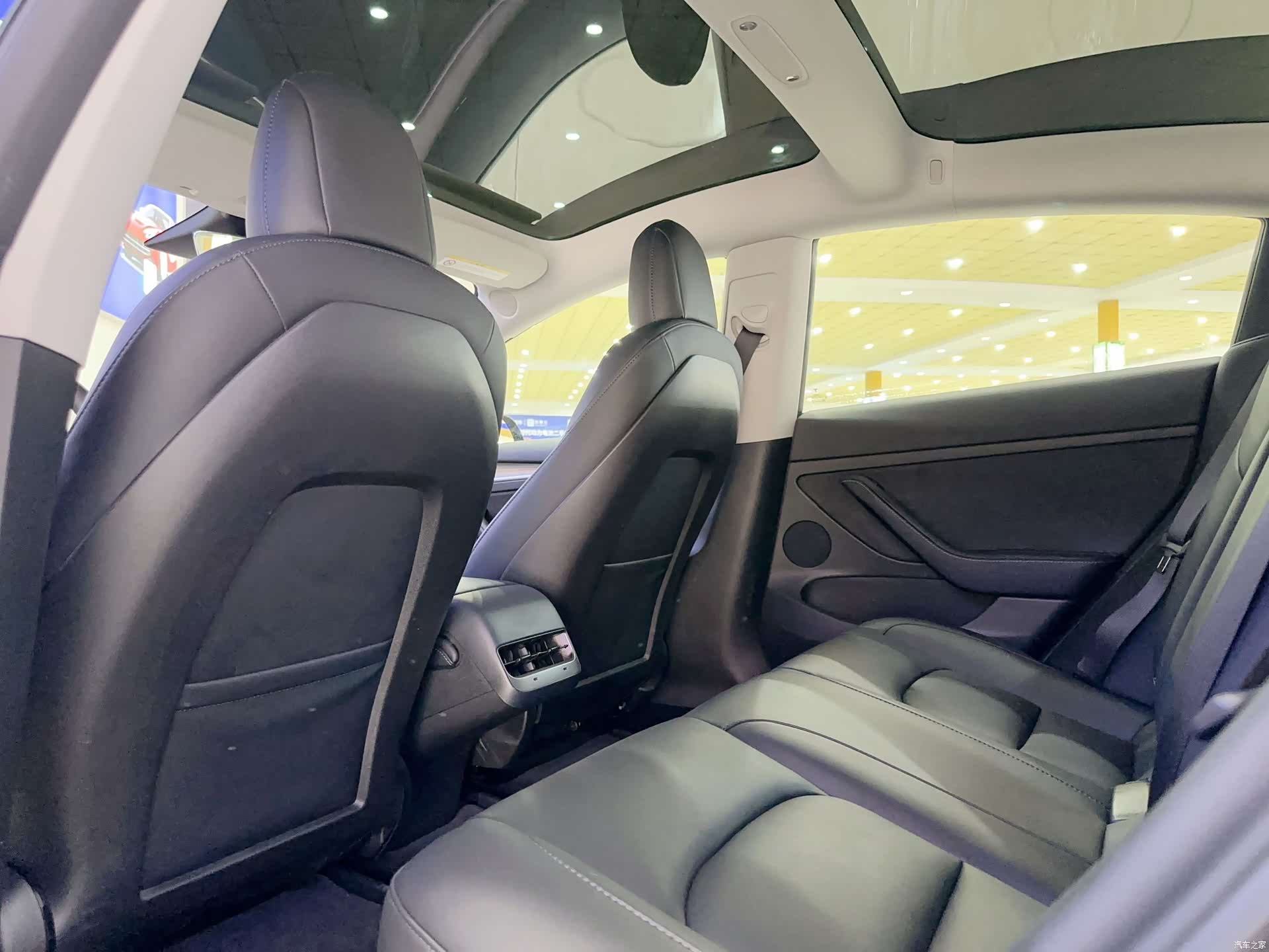 Tesla Model 3, 2022 27