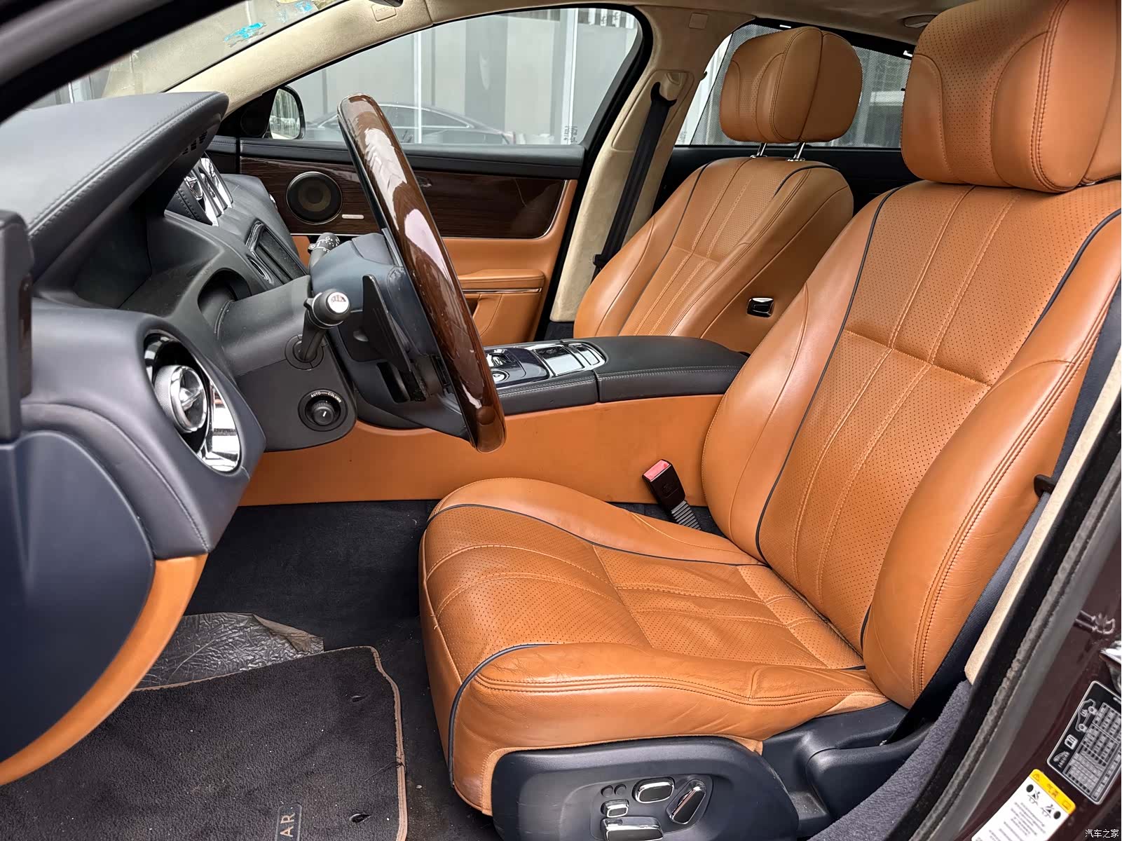 Jaguar XJ, 2012 7
