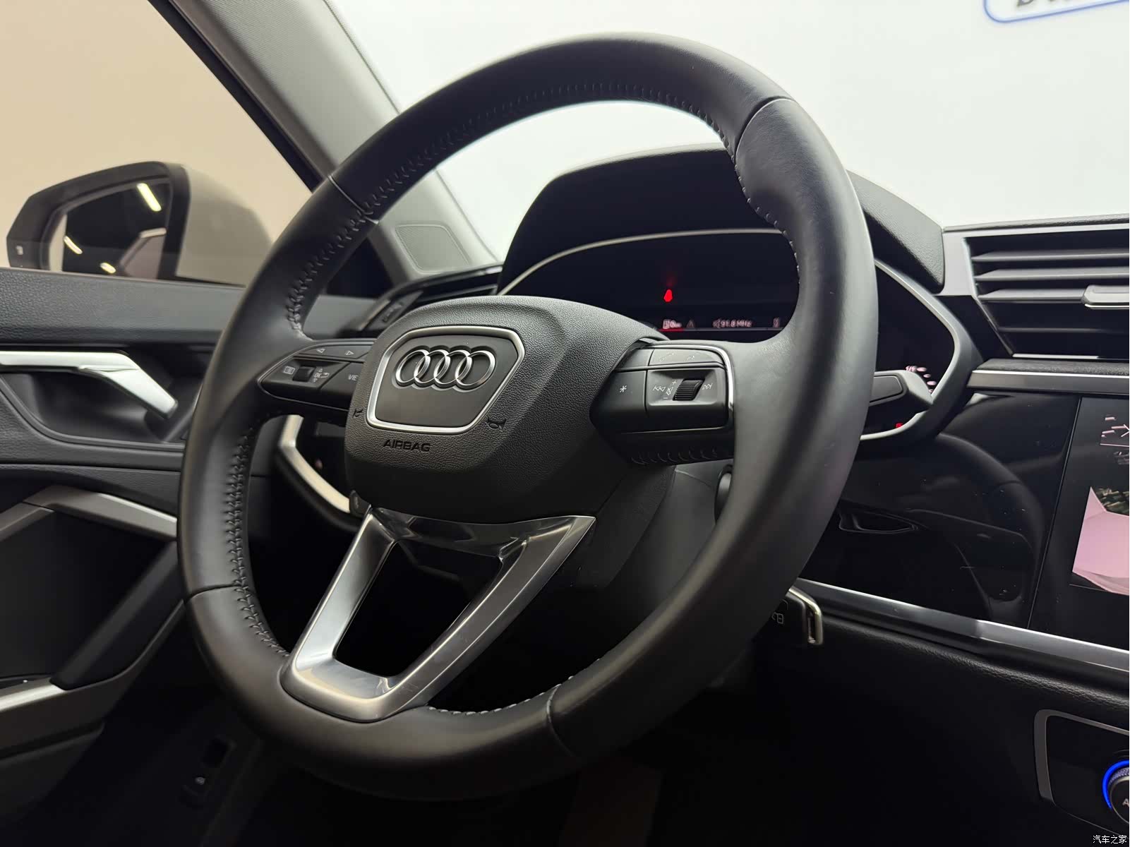 Audi Q3, 2023 14