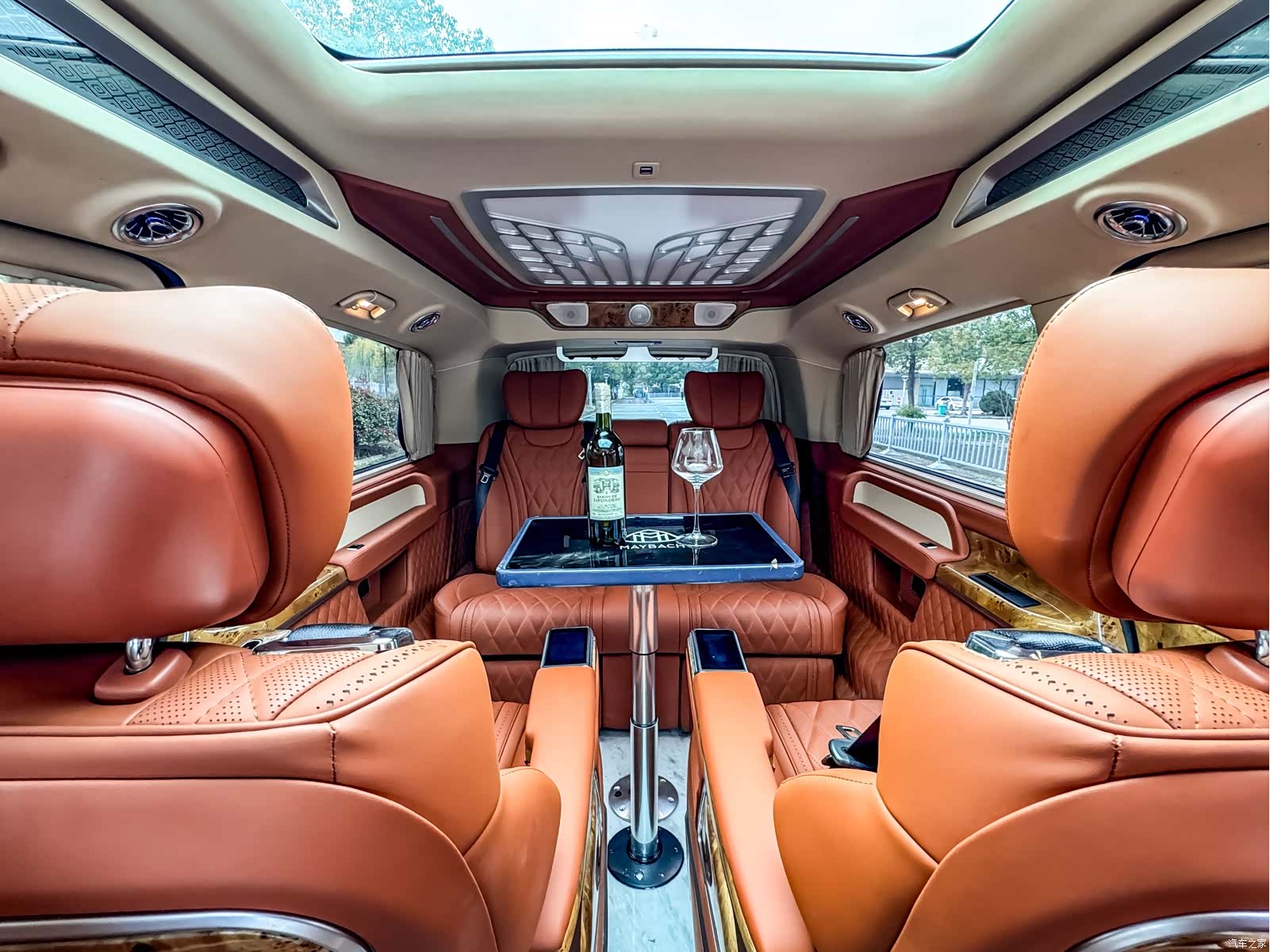 Mercedes-Benz V-Class, 2023 15