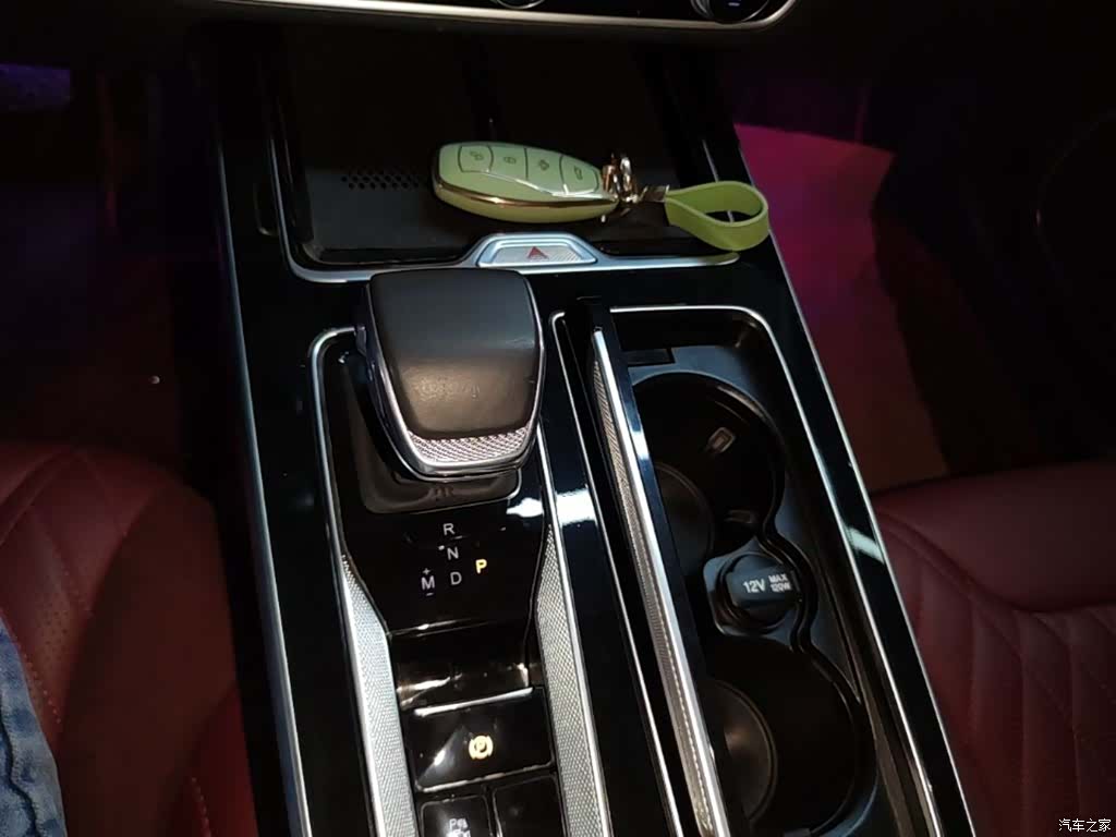 Hongqi HS5, 2024 10