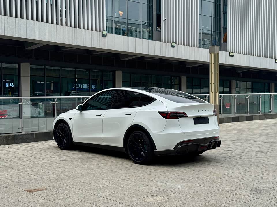 Tesla Model Y Tesla Model Y
