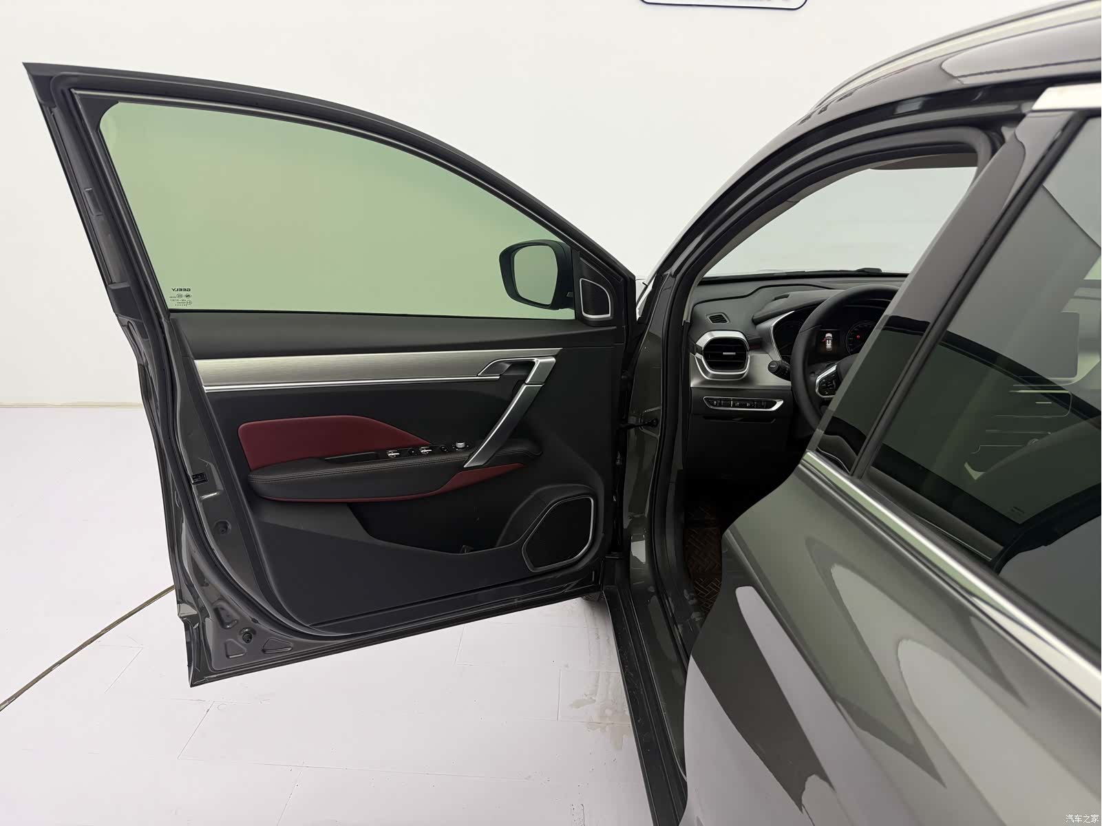 Geely Coolray, 2022 20