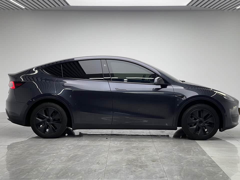 Tesla Model Y Tesla Model Y