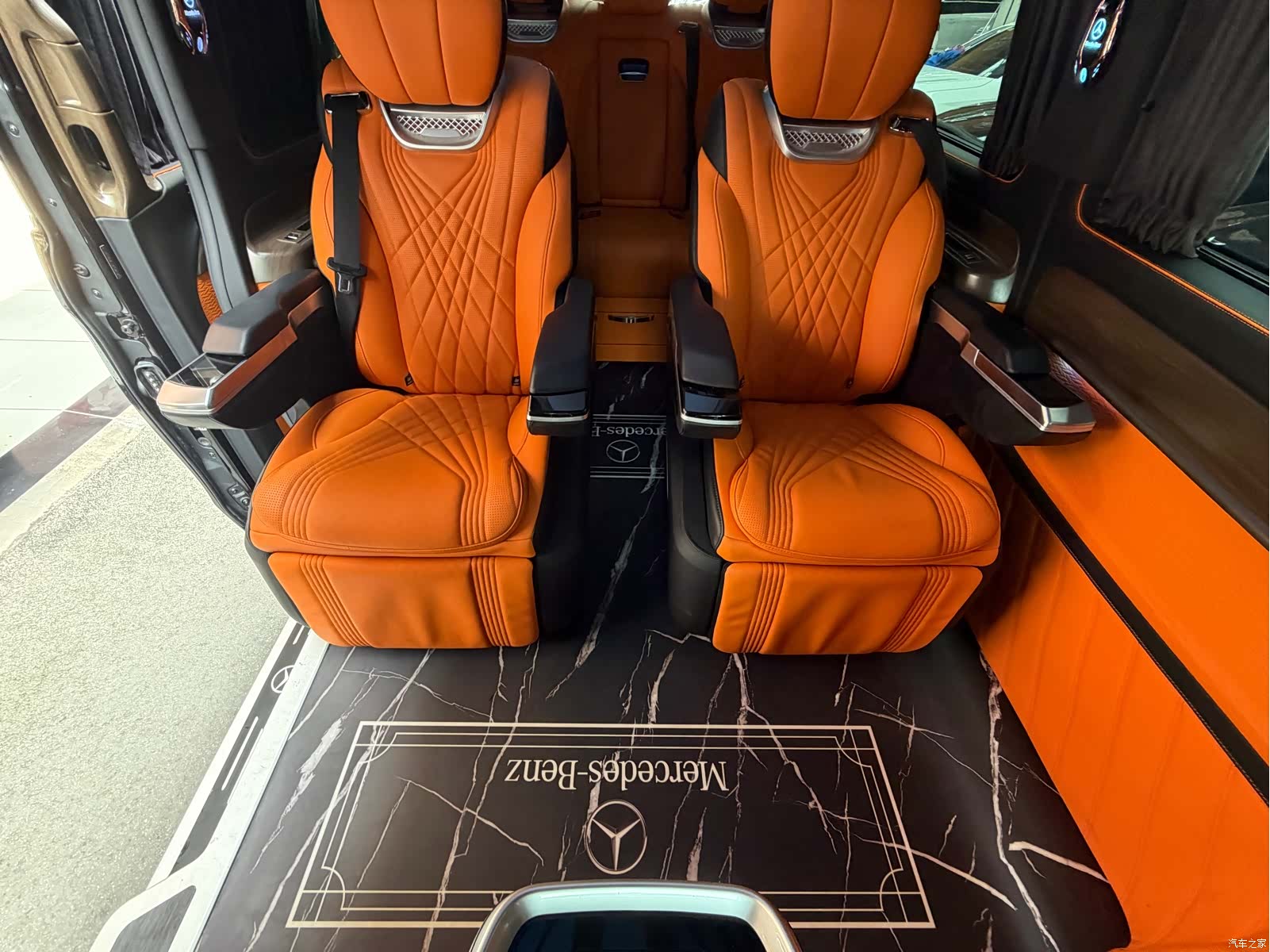 Mercedes-Benz 7, 2024 24