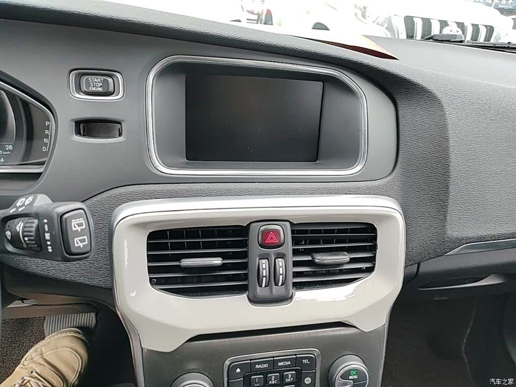 Volvo V40, 2015 13
