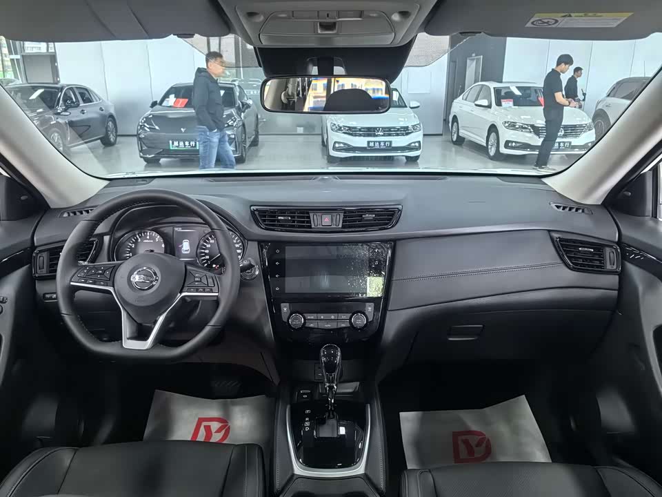 Nissan Qijun