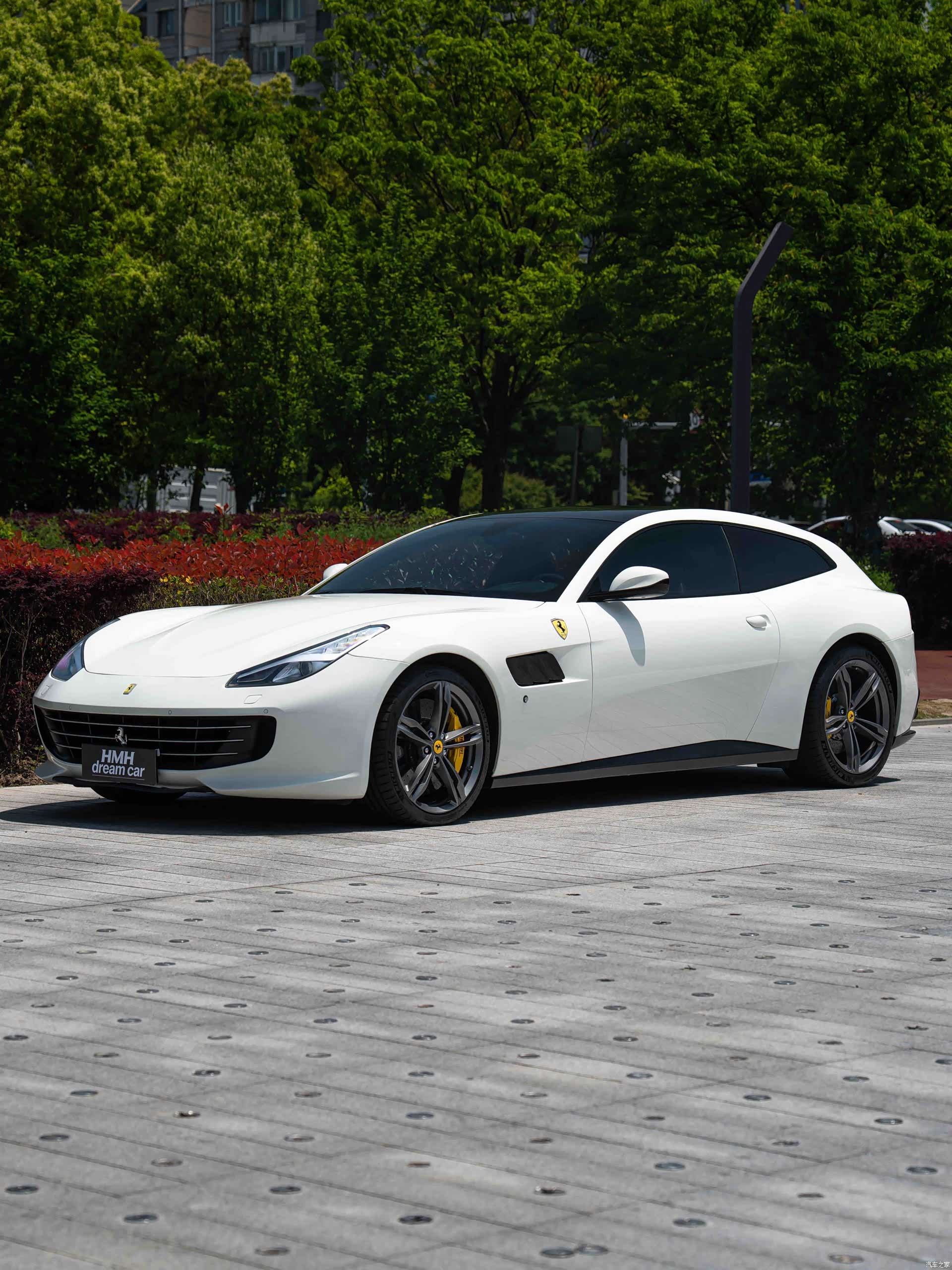 Ferrari GTC4Lus