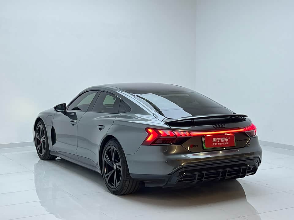 Audi RS GT