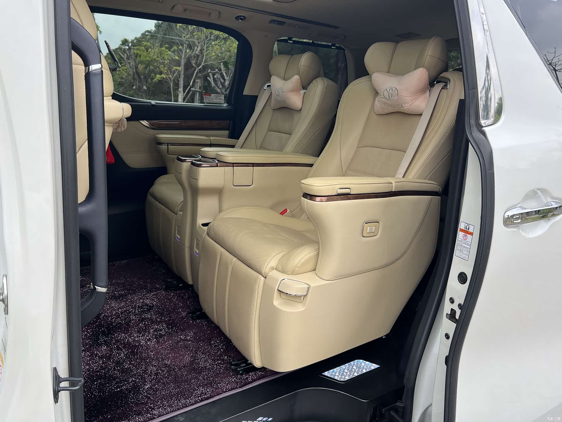 Toyota Alphard, 2015 6