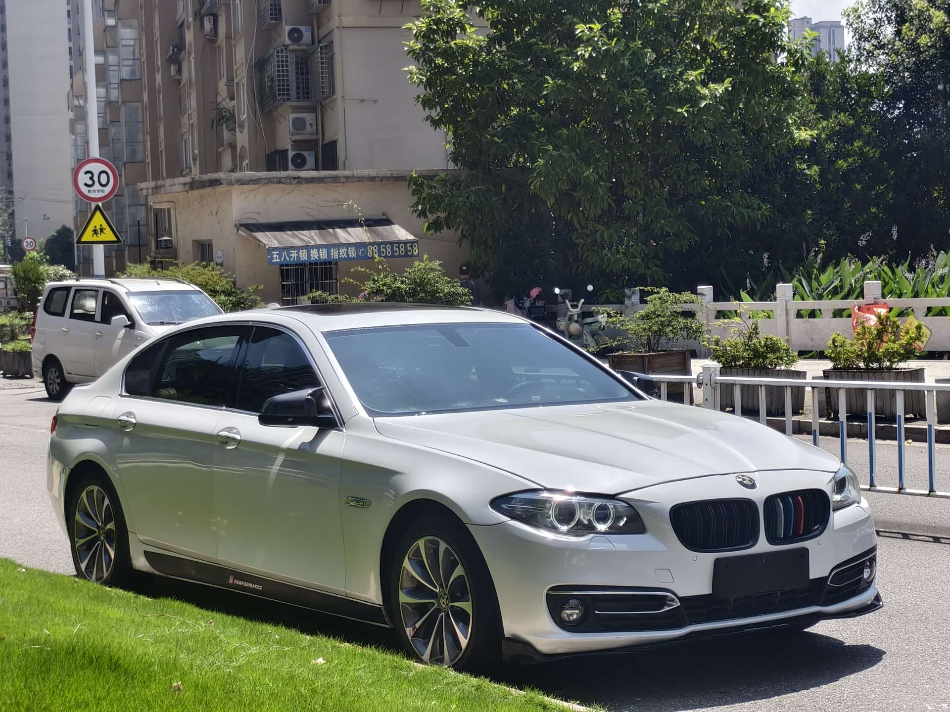 BMW 5 Series, 2017 3