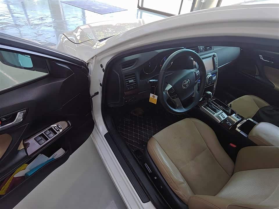 Toyota Reiz Toyota Reiz