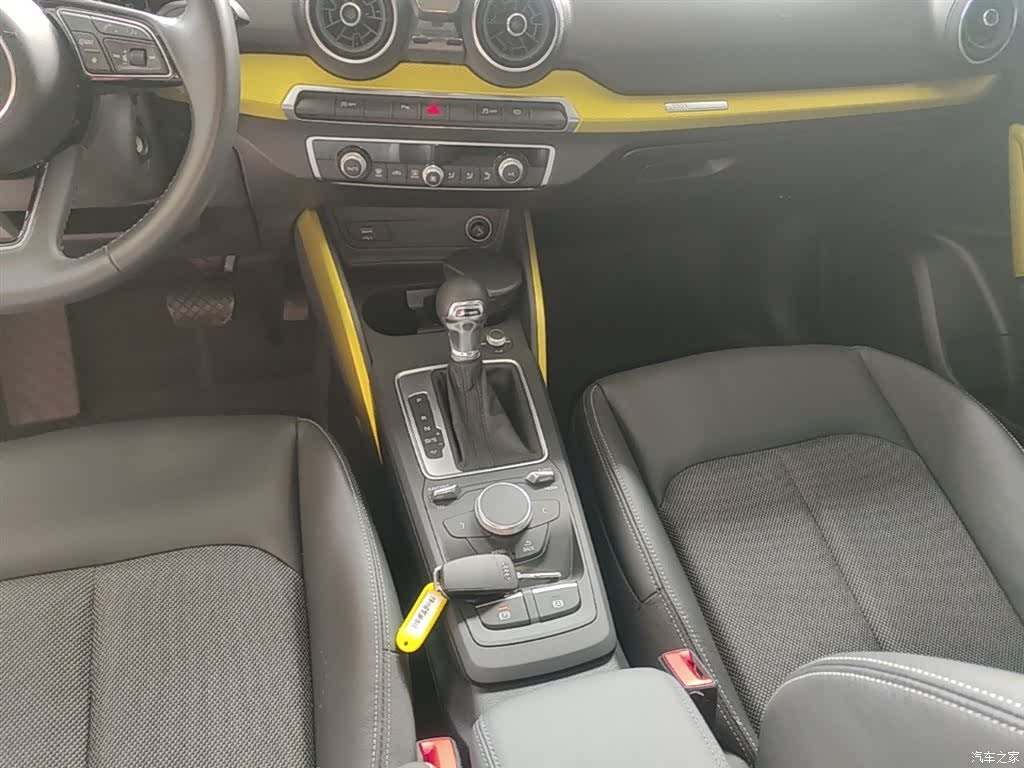 Audi Q2L, 2019 14