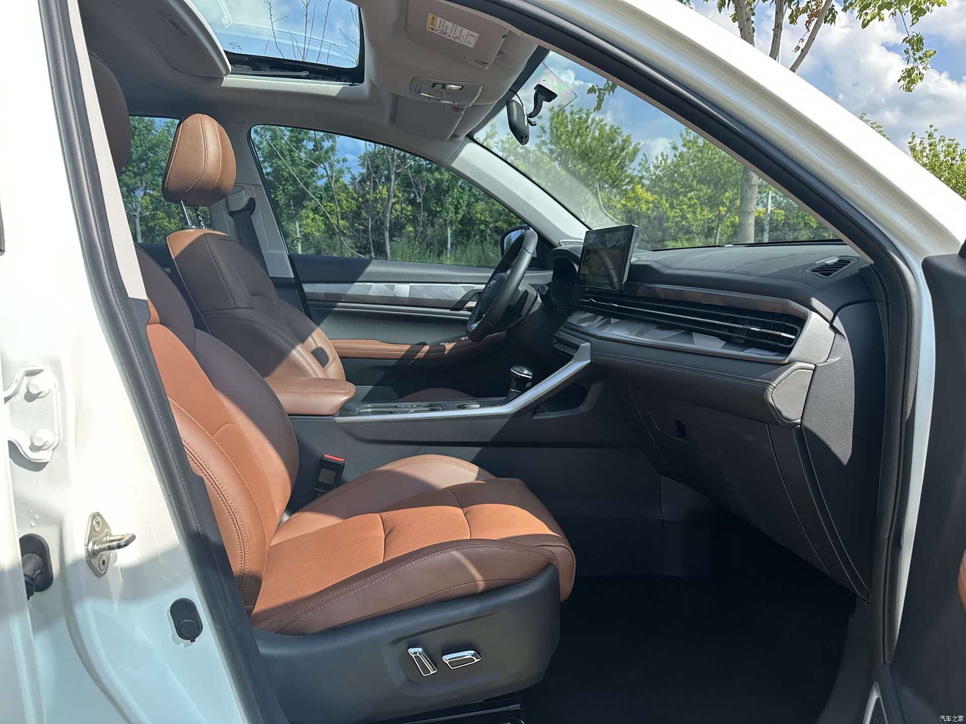 Geely X6, 2023 14