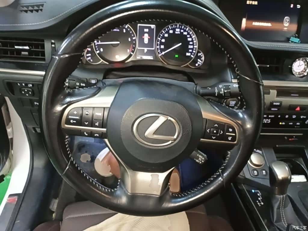 Lexus ES, 2018 11