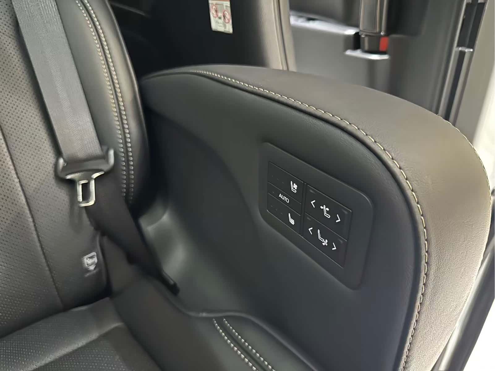 Toyota Vellfire, 2025 13