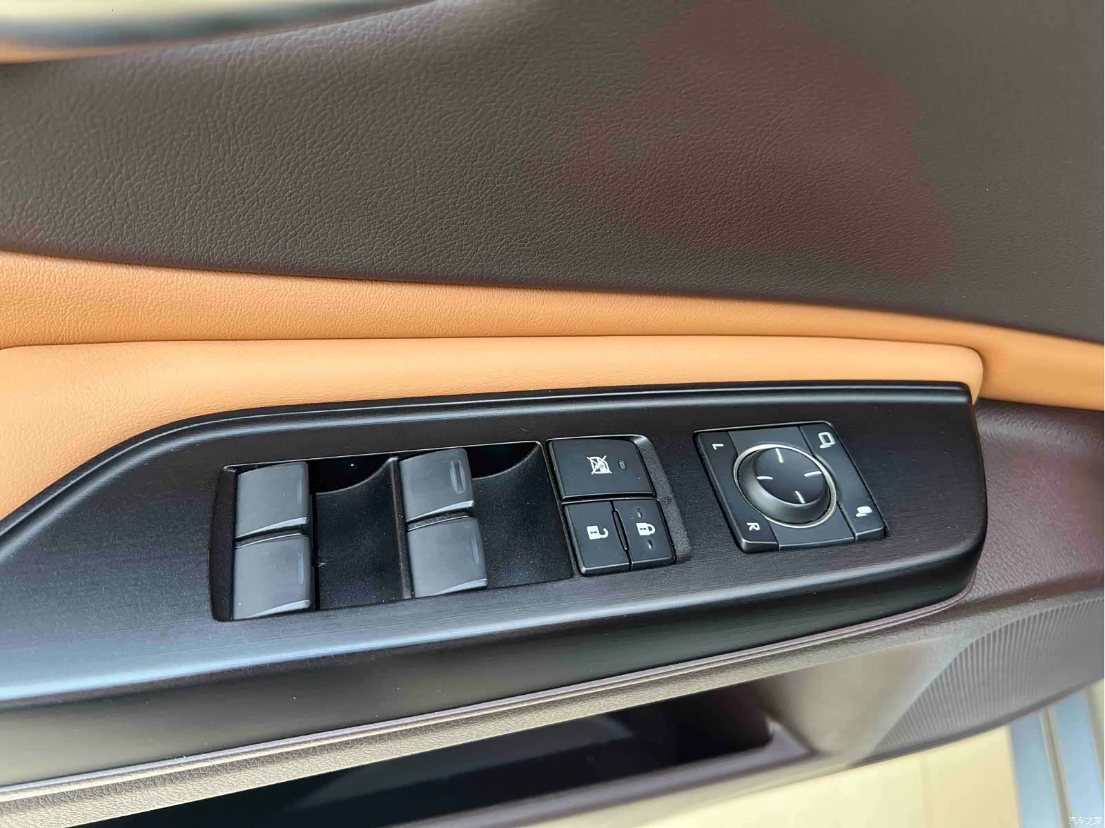 Lexus ES, 2020 11
