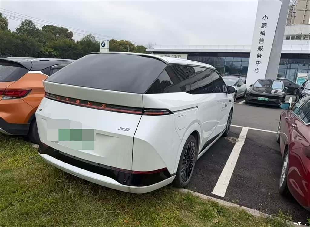 Xpeng X9, 2025 4