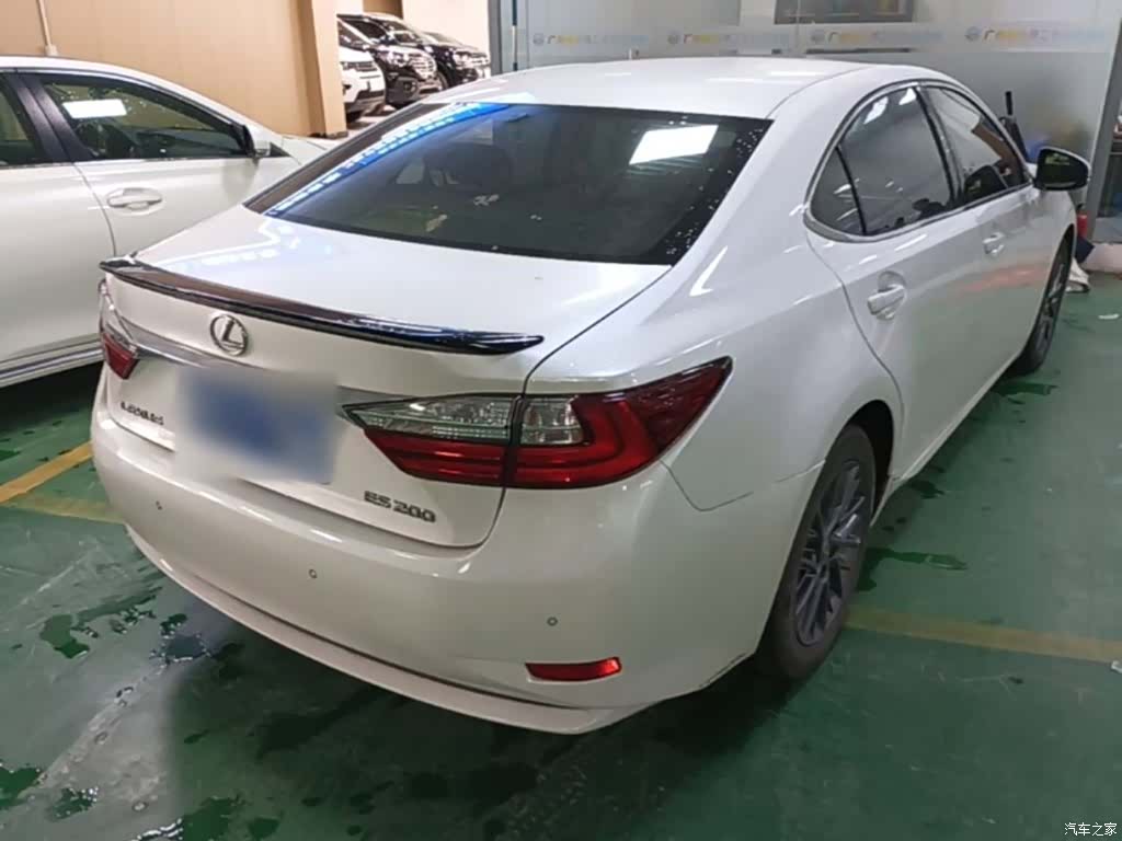 Lexus ES, 2018 7
