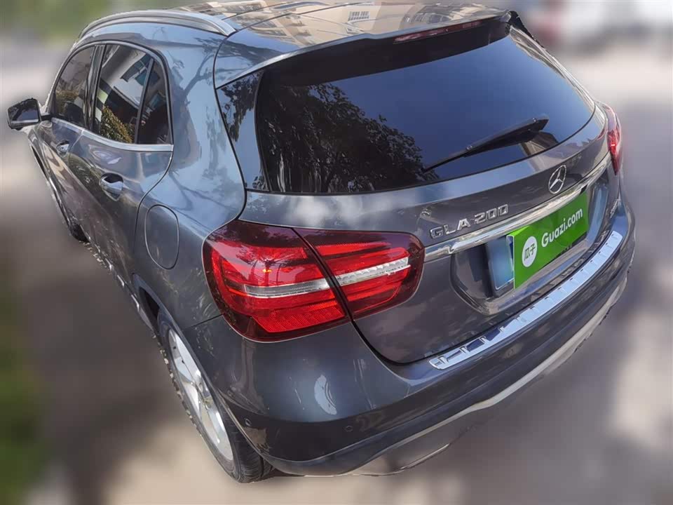 Mercedes-Benz GLA Mercedes-Benz GLA