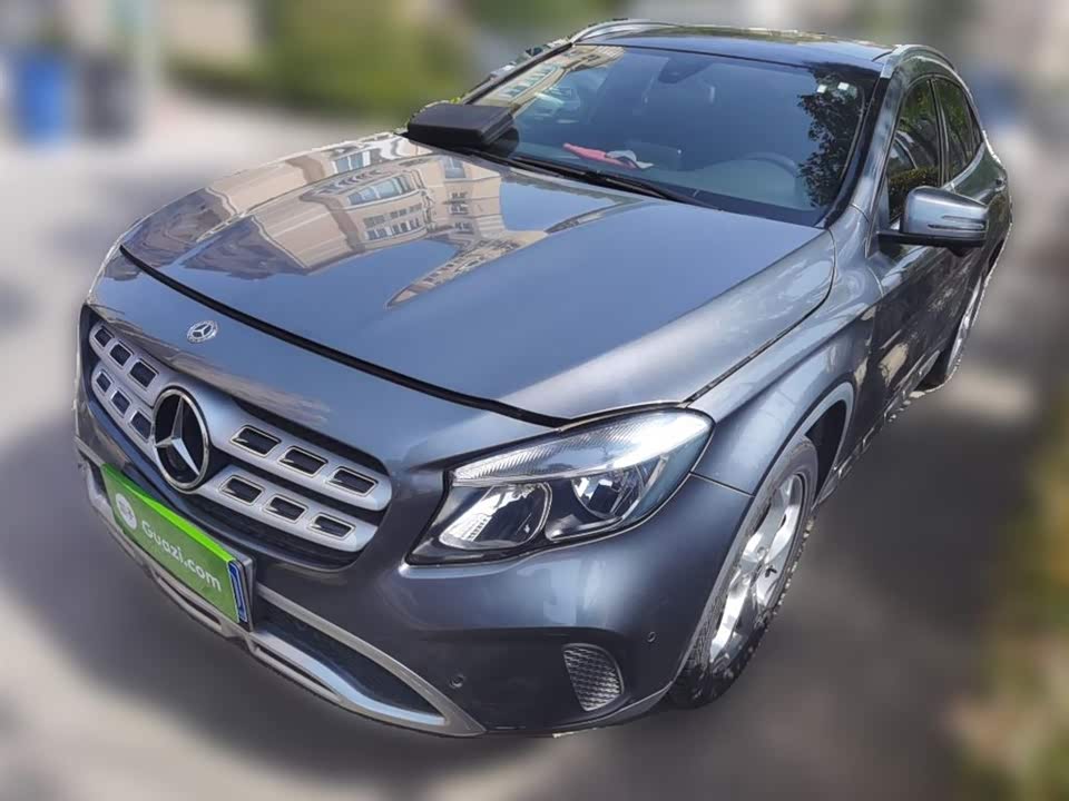 Mercedes-Benz GLA Mercedes-Benz GLA