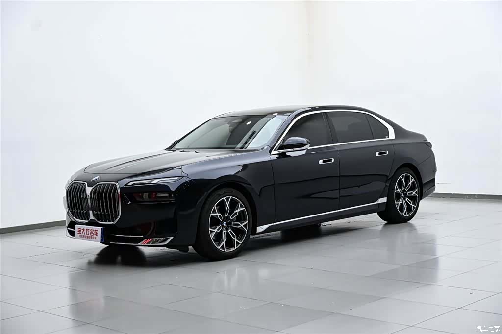 BMW 7 Series, 2023 2