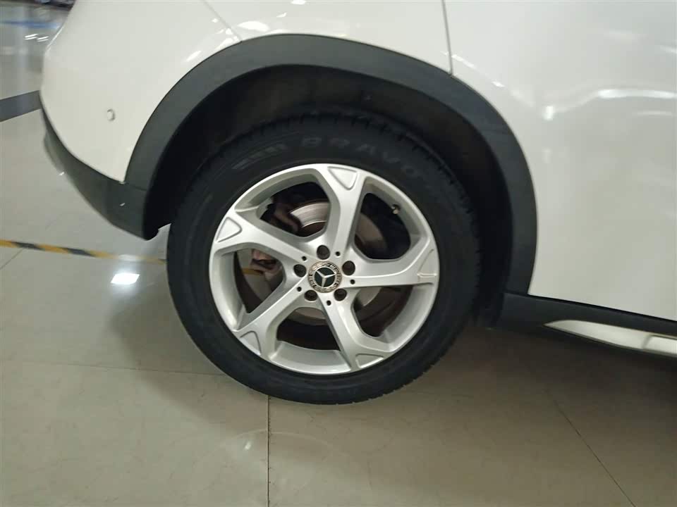 Mercedes-Benz GLA Mercedes-Benz GLA
